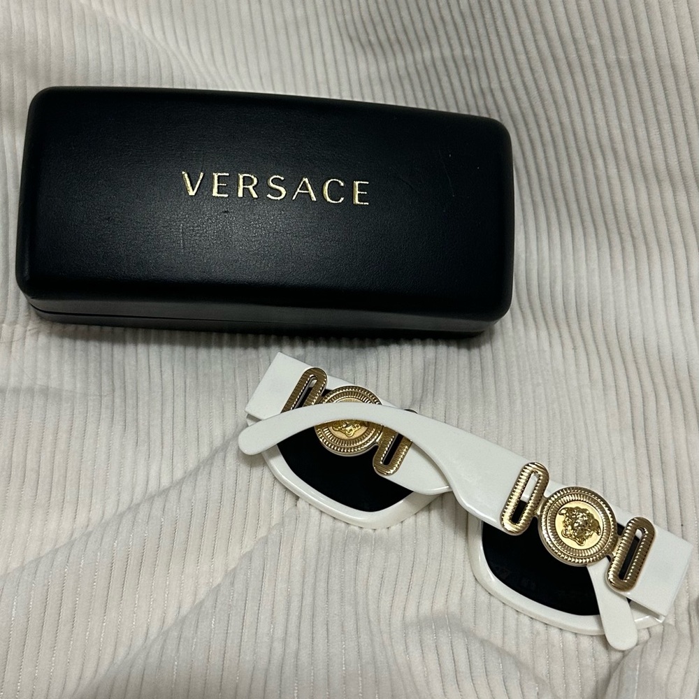 Versace Medusa Biggie Sunglasses - Picture 2 of 5
